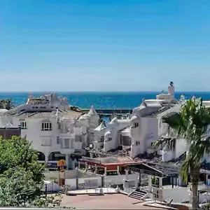 apartamento-alay-en-puerto-marina-vistas-playa.es-andalucia.com/